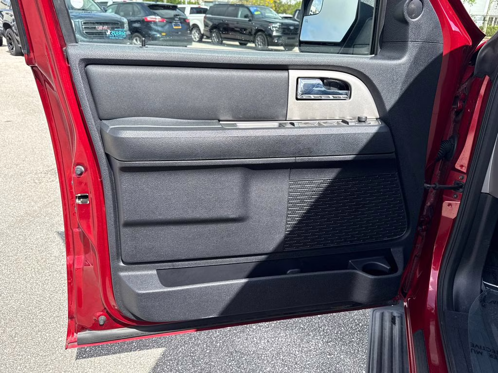 2017 Ruby Red Metallic Tinted Clearcoat Ford Expedition EL XLT RWD SUV