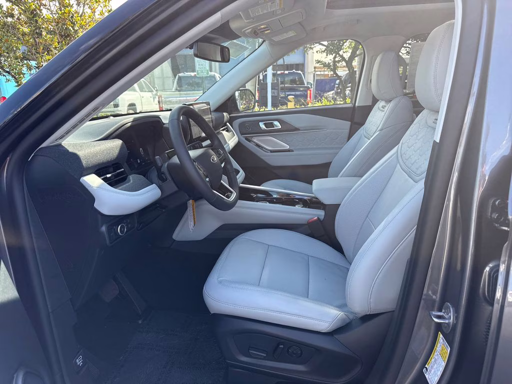 2026 Carbonized Gray Metallic Ford Explorer Platinum 4X4 SUV