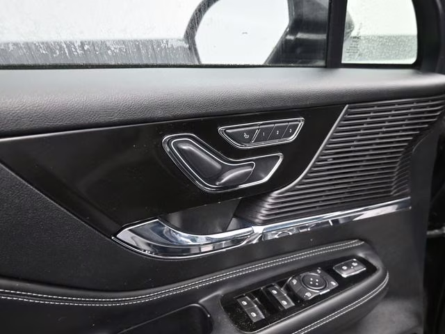 2022 Black Metallic Lincoln Corsair Standard AWD SUV