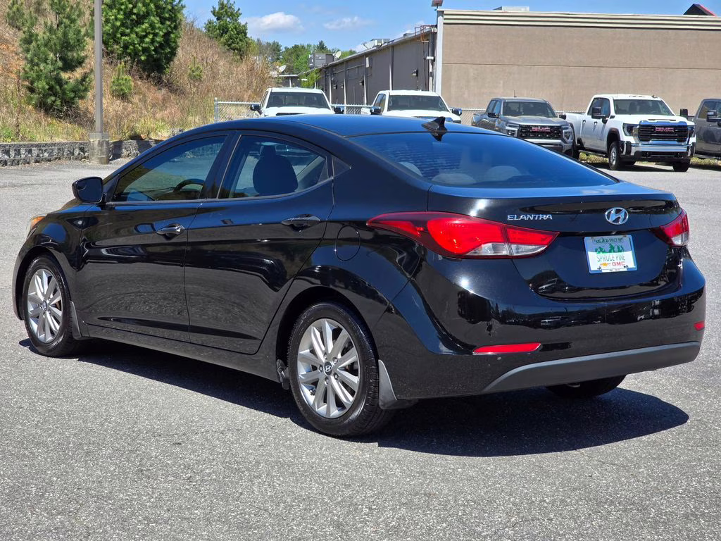 2016 Phantom Black Hyundai Elantra SE FWD Sedan