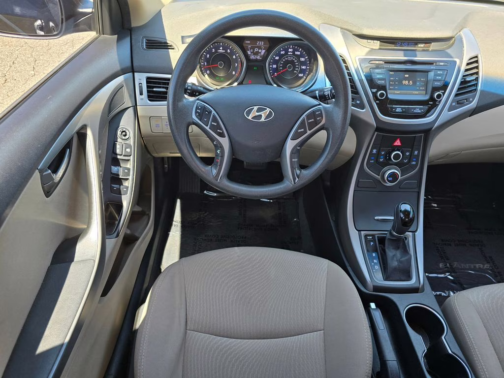 2016 Phantom Black Hyundai Elantra SE FWD Sedan