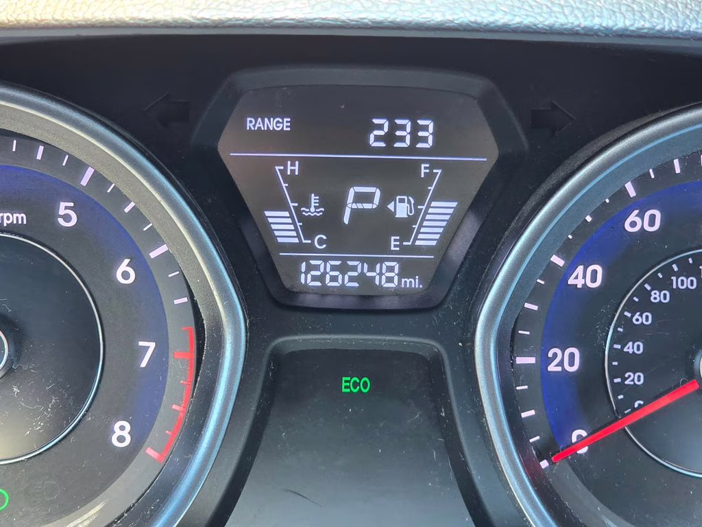 2016 Phantom Black Hyundai Elantra SE FWD Sedan