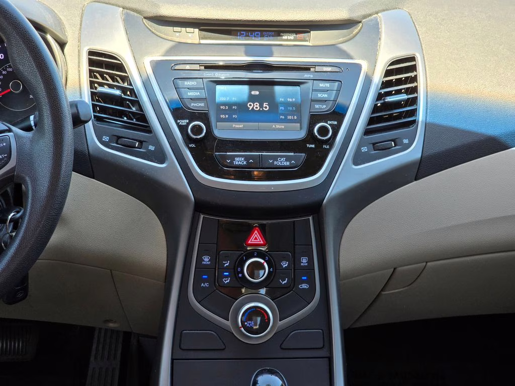 2016 Phantom Black Hyundai Elantra SE FWD Sedan