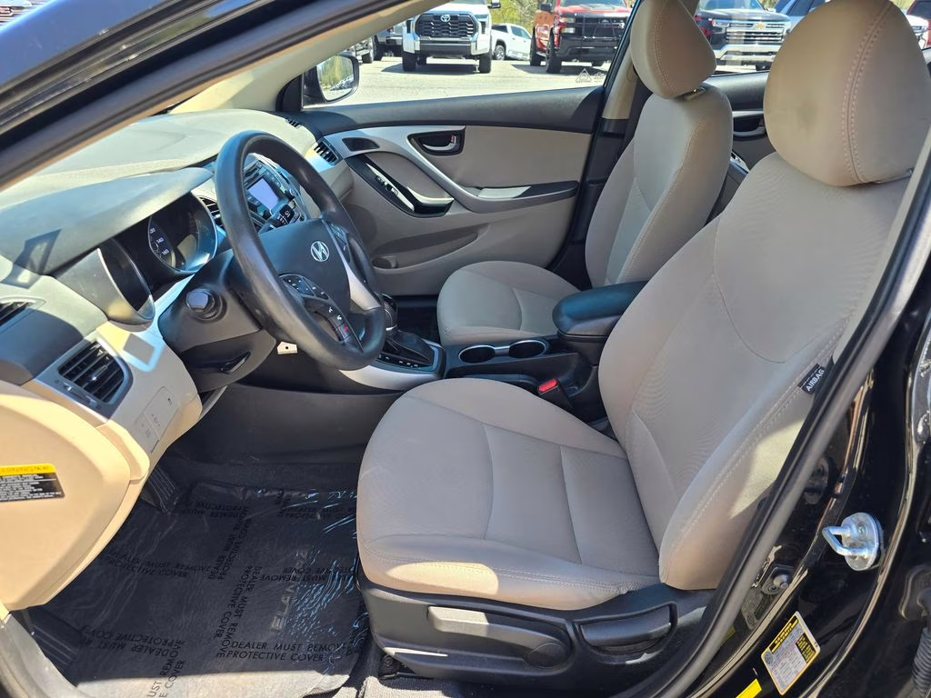 2016 Phantom Black Hyundai Elantra SE FWD Sedan