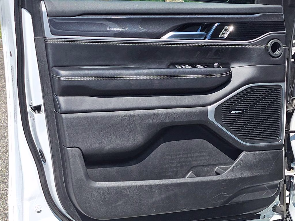 2023 Bright White Clearcoat Jeep Wagoneer Base 4X4 SUV