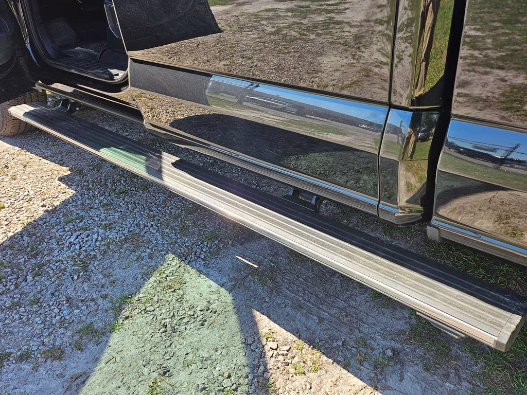 2023 Black Metallic Ford F-150 Lariat 4X4 Truck
