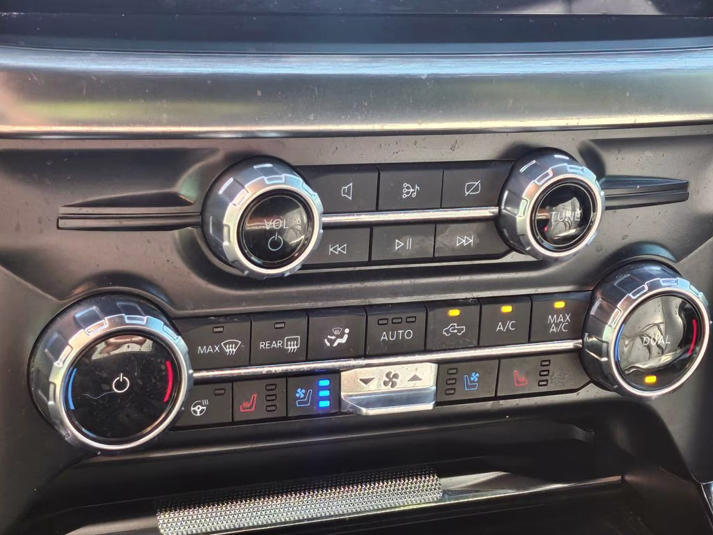 2023 Black Metallic Ford F-150 Lariat 4X4 Truck