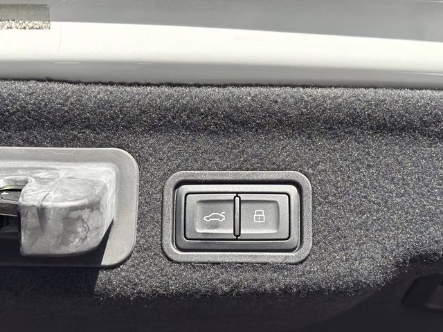 2017 Glacier White Audi A8 L 3.0T AWD Sedan