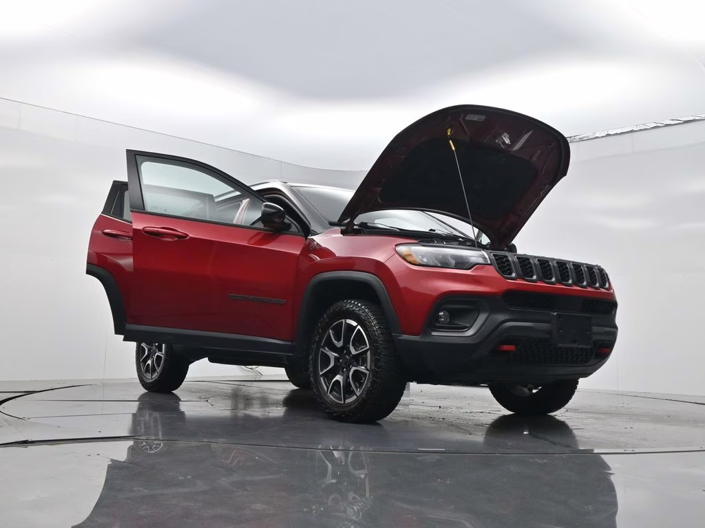 2025 Red Hot Pearlcoat Jeep Compass Trailhawk 4X4 SUV