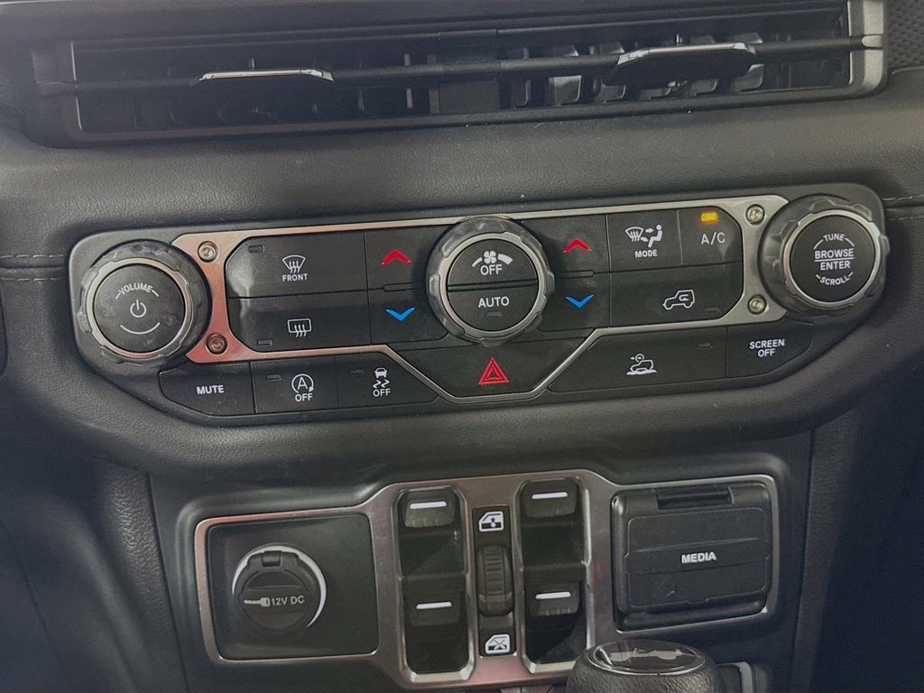 2024 Black Clearcoat Jeep Wrangler Rubicon 4X4 SUV