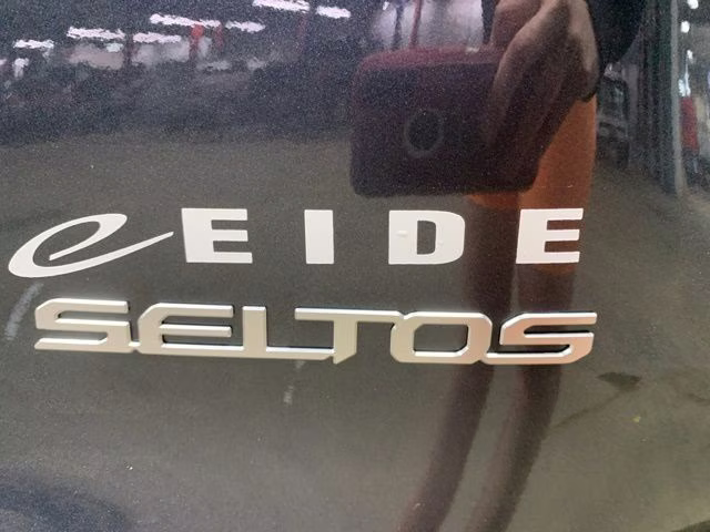 2026 Gravity Gray Kia Seltos EX AWD SUV