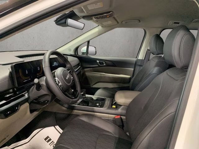 2026 Snow White Pearl Kia Carnival LXS FWD Van