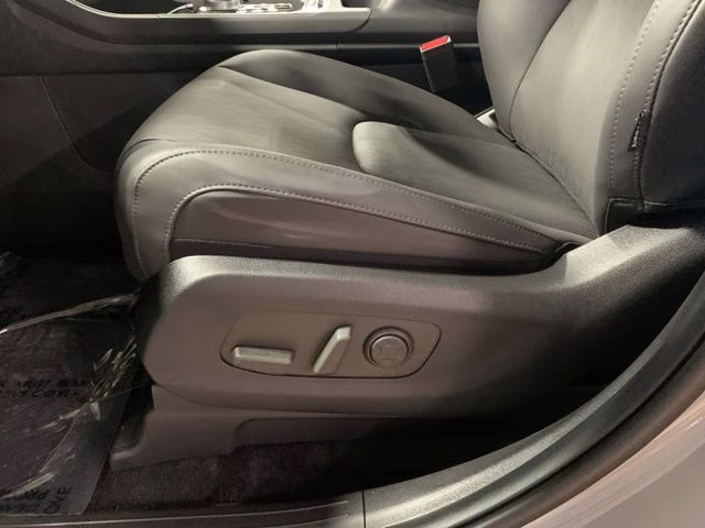 2026 Ceramic Silver Kia Carnival Hybrid SX FWD Van