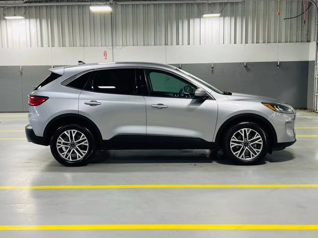 2022 Silver Metallic Ford Escape SEL AWD SUV