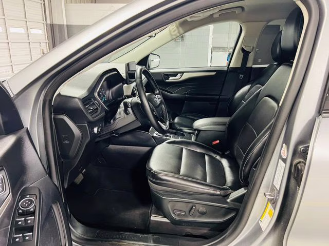 2022 Silver Metallic Ford Escape SEL AWD SUV