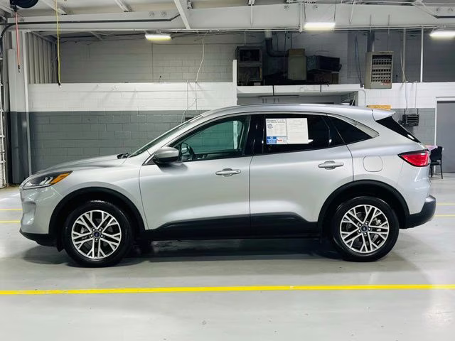 2022 Silver Metallic Ford Escape SEL AWD SUV