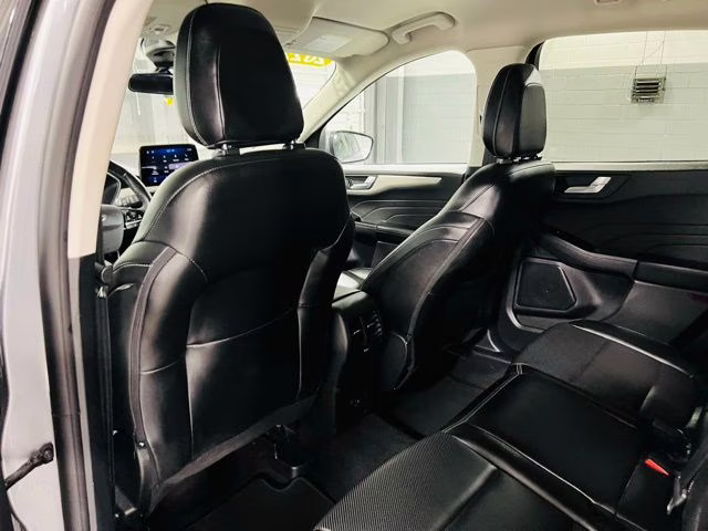 2022 Silver Metallic Ford Escape SEL AWD SUV