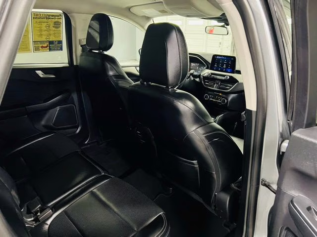 2022 Silver Metallic Ford Escape SEL AWD SUV