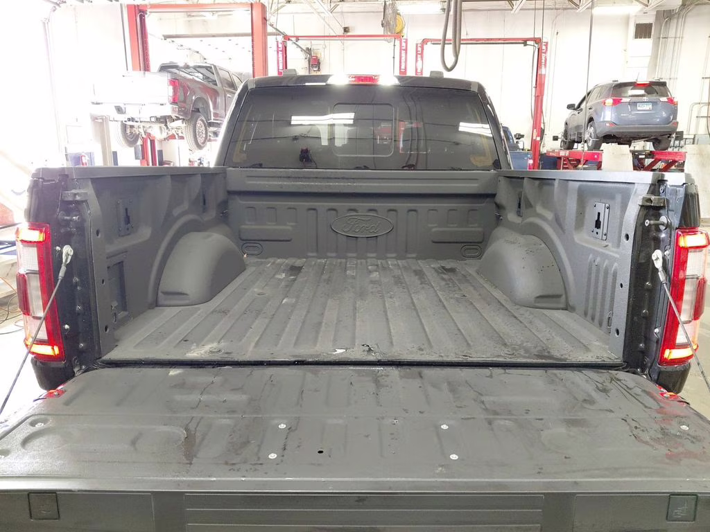 2023 Black Metallic Ford F-150 Lariat Sport w/Black Appearance & Twin Panel Moonr 4X4 Truck