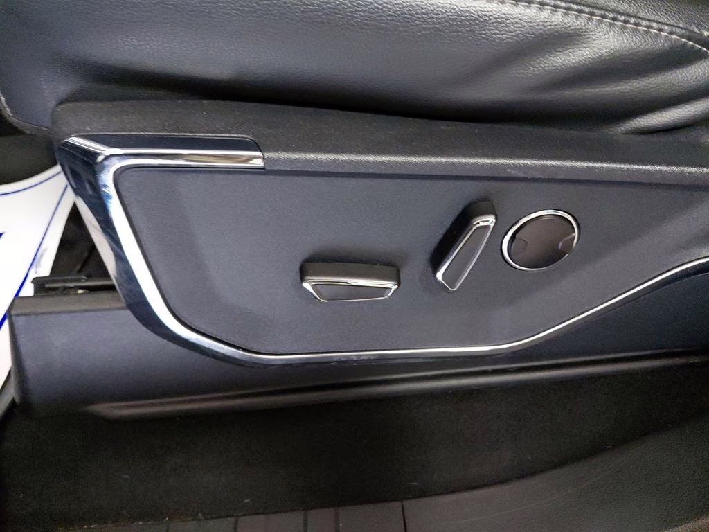 2023 Black Metallic Ford F-150 Lariat Sport w/Black Appearance & Twin Panel Moonr 4X4 Truck