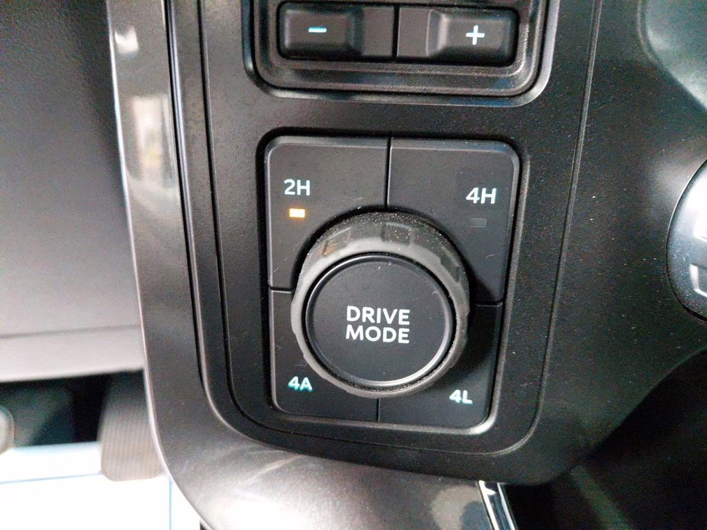 2023 Black Metallic Ford F-150 Lariat Sport w/Black Appearance & Twin Panel Moonr 4X4 Truck