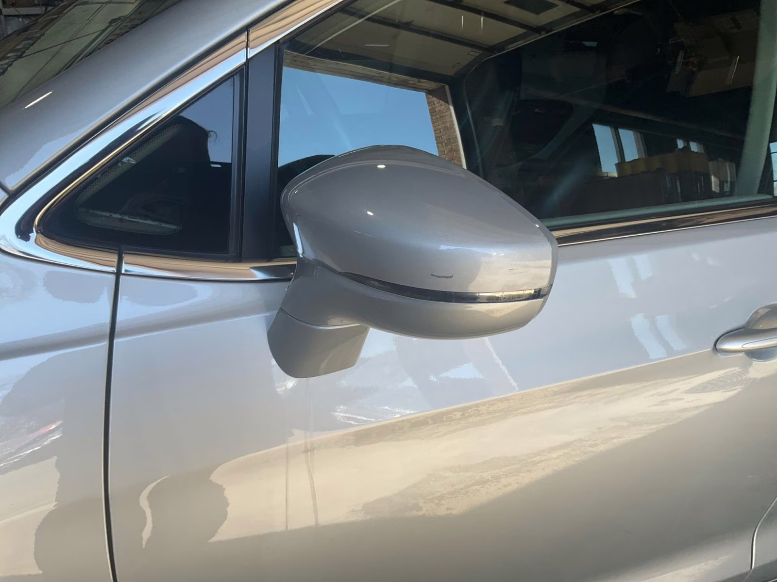 2022 Silver Mist Clearcoat Chrysler Pacifica Touring L AWD Van