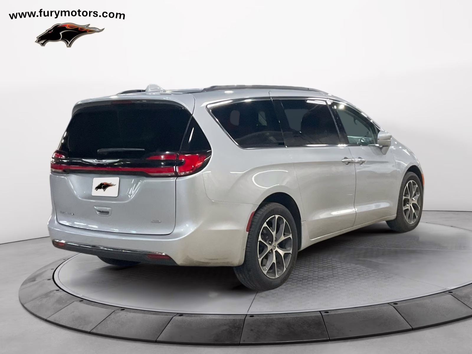 2022 Silver Mist Clearcoat Chrysler Pacifica Touring L AWD Van
