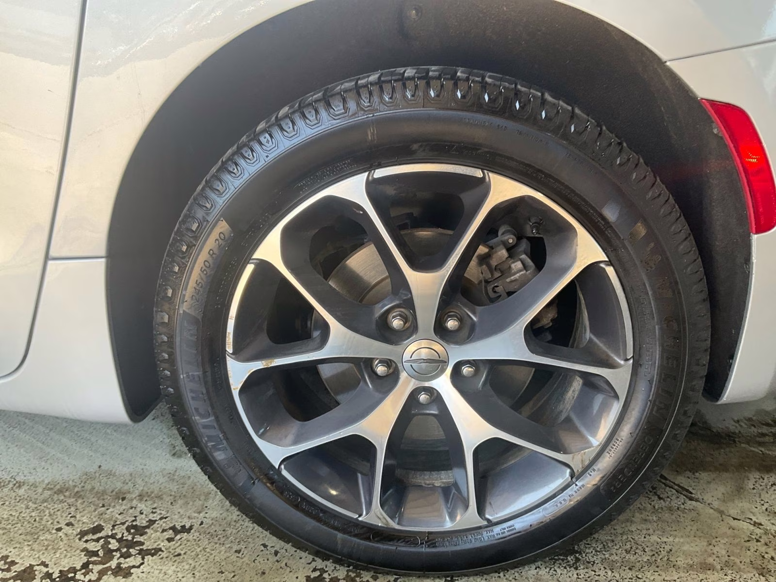 2022 Silver Mist Clearcoat Chrysler Pacifica Touring L AWD Van