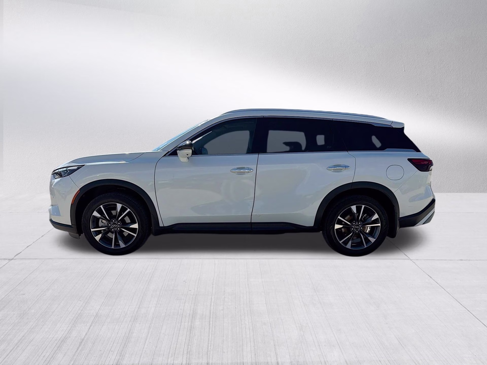 2022 Majestic White INFINITI QX60 LUXE FWD SUV