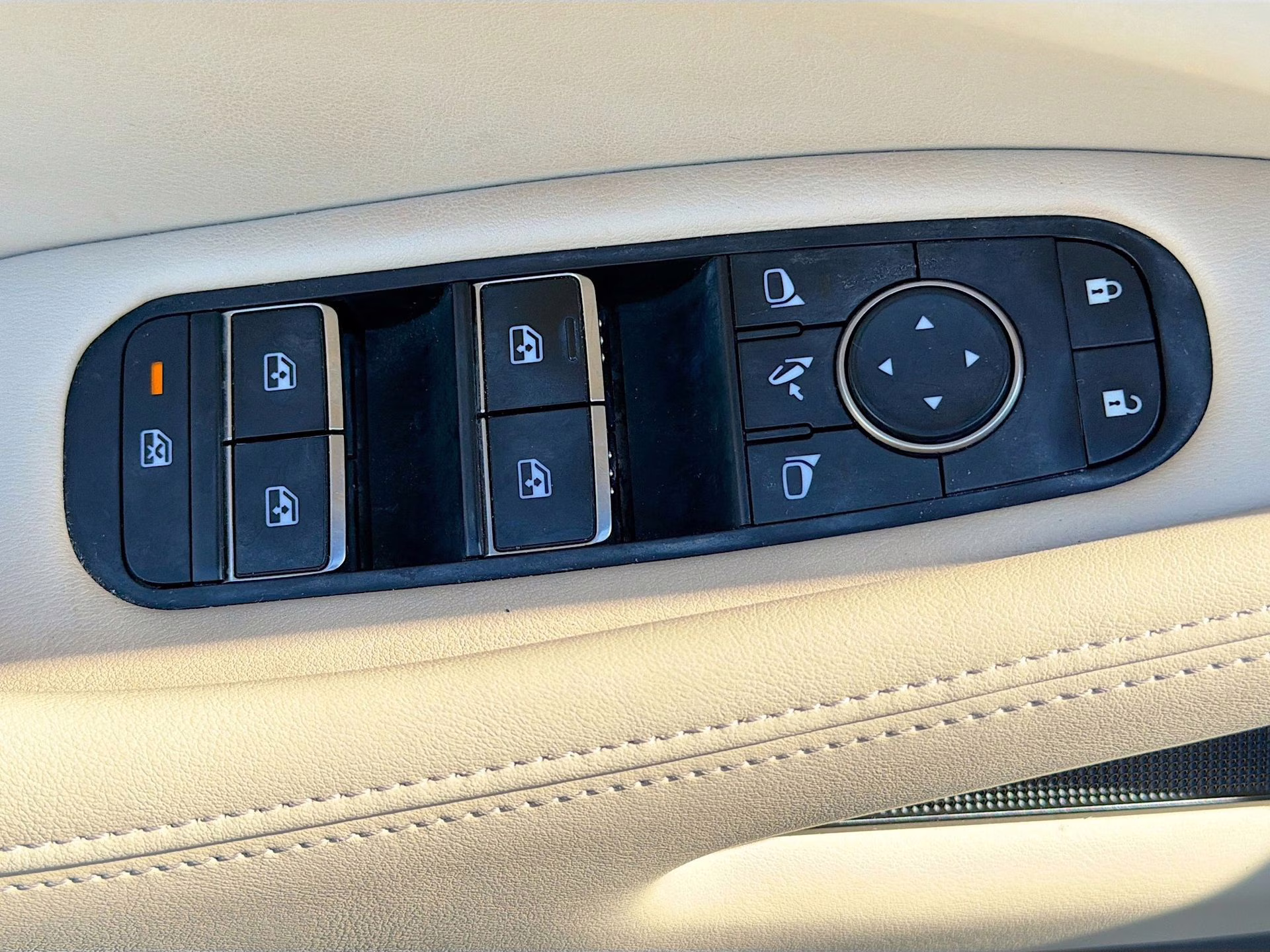 2022 Majestic White INFINITI QX60 LUXE FWD SUV