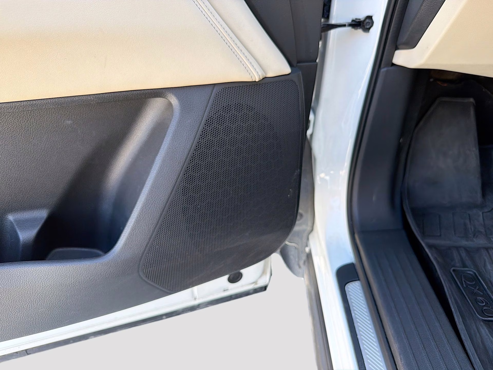 2022 Majestic White INFINITI QX60 LUXE FWD SUV