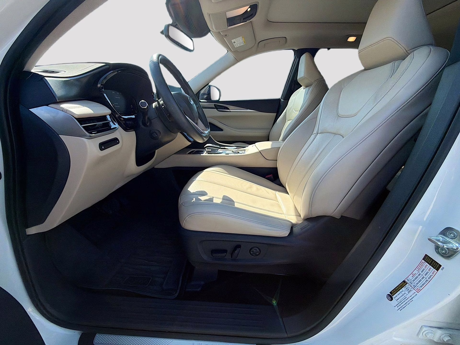 2022 Majestic White INFINITI QX60 LUXE FWD SUV