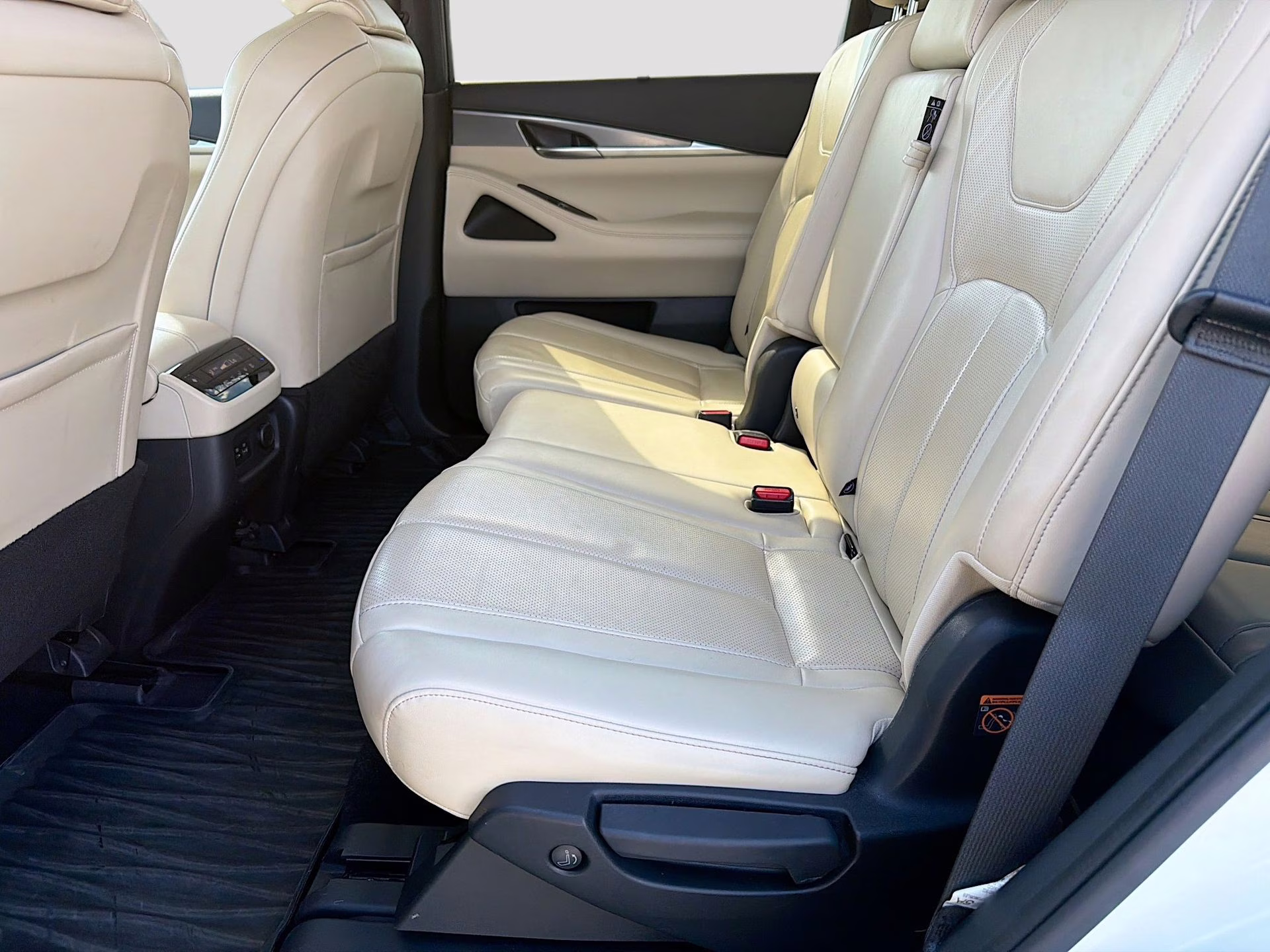 2022 Majestic White INFINITI QX60 LUXE FWD SUV