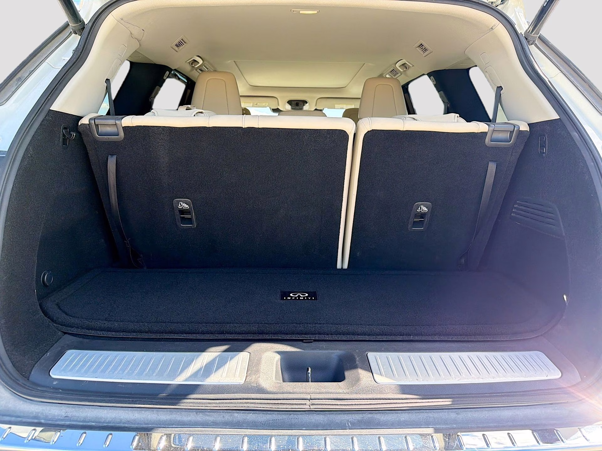 2022 Majestic White INFINITI QX60 LUXE FWD SUV