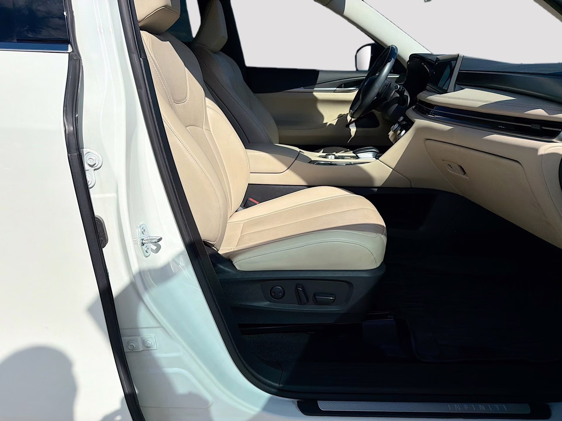 2022 Majestic White INFINITI QX60 LUXE FWD SUV