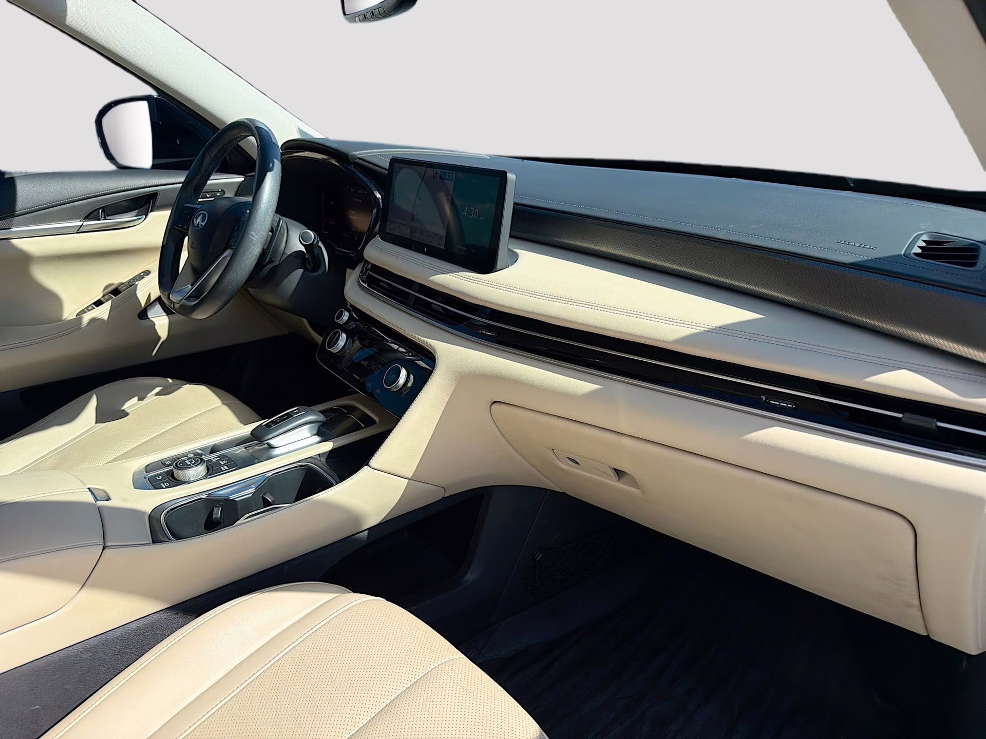 2022 Majestic White INFINITI QX60 LUXE FWD SUV