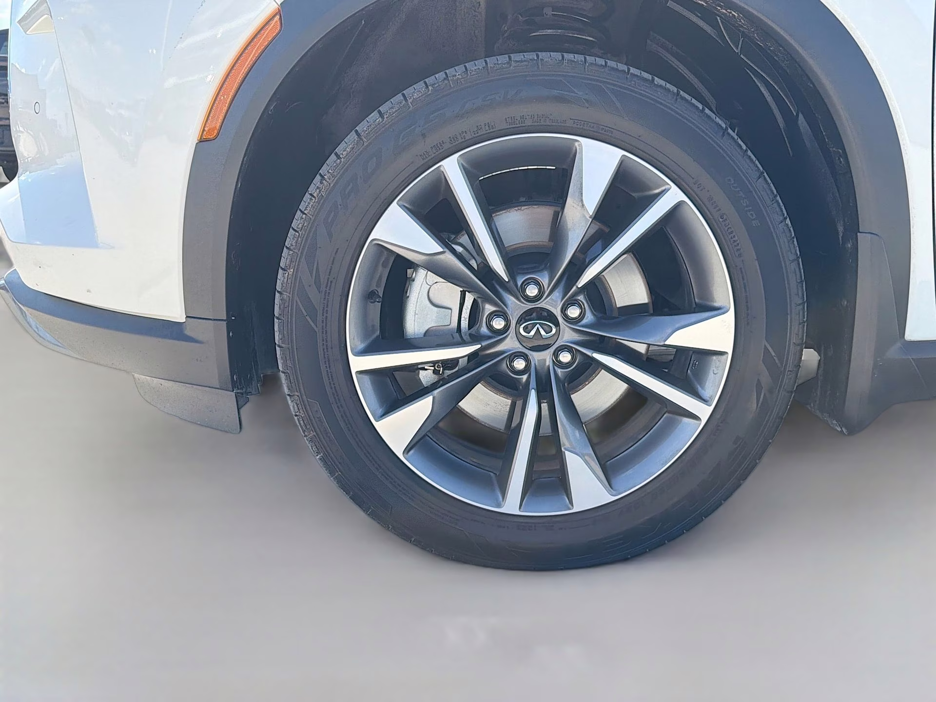 2022 Majestic White INFINITI QX60 LUXE FWD SUV