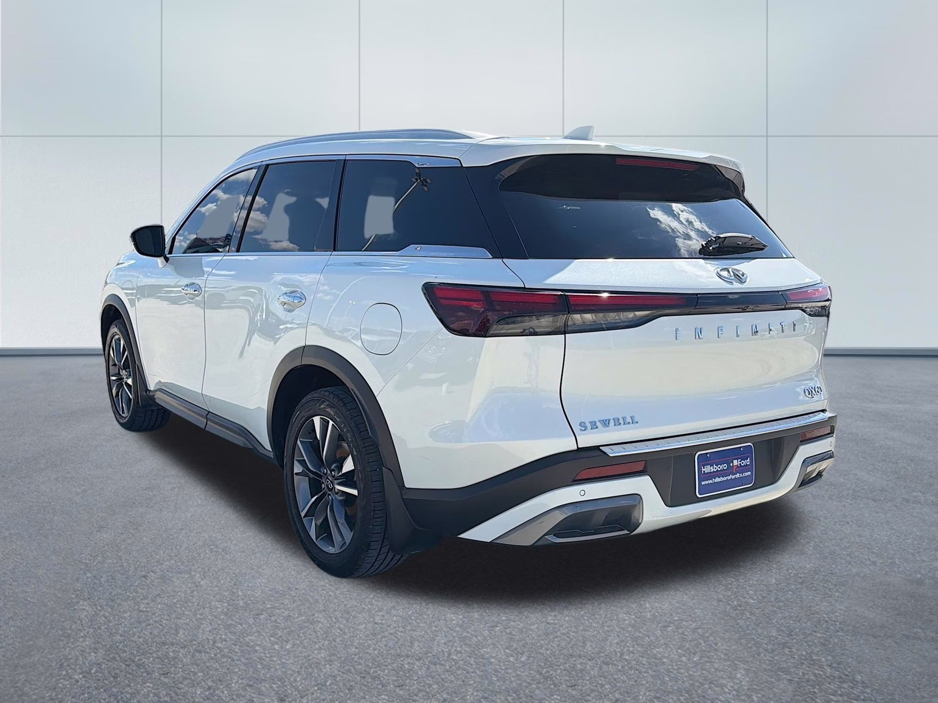 2022 Majestic White INFINITI QX60 LUXE FWD SUV