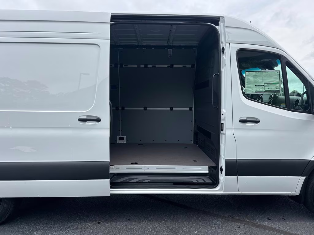 2026 Arctic Mercedes-Benz Sprinter 2500 Cargo 170 WB RWD Van