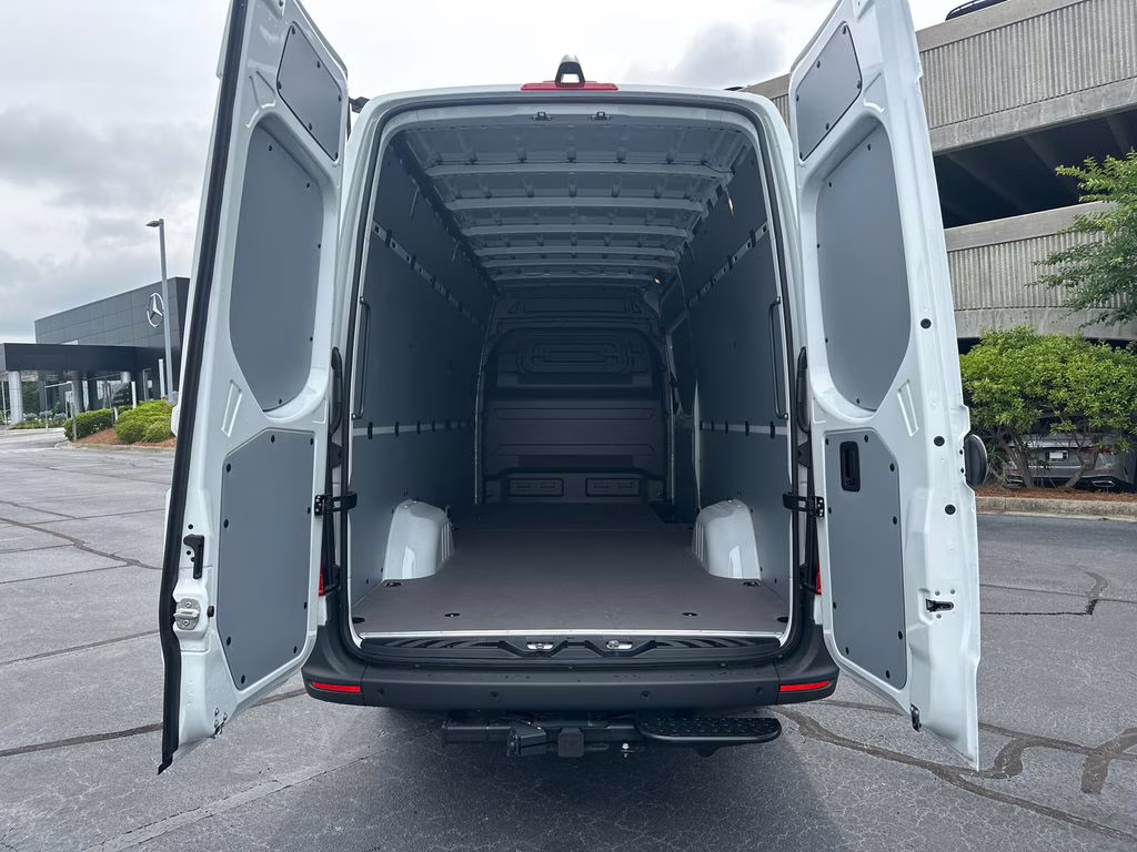 2026 Arctic Mercedes-Benz Sprinter 2500 Cargo 170 WB RWD Van