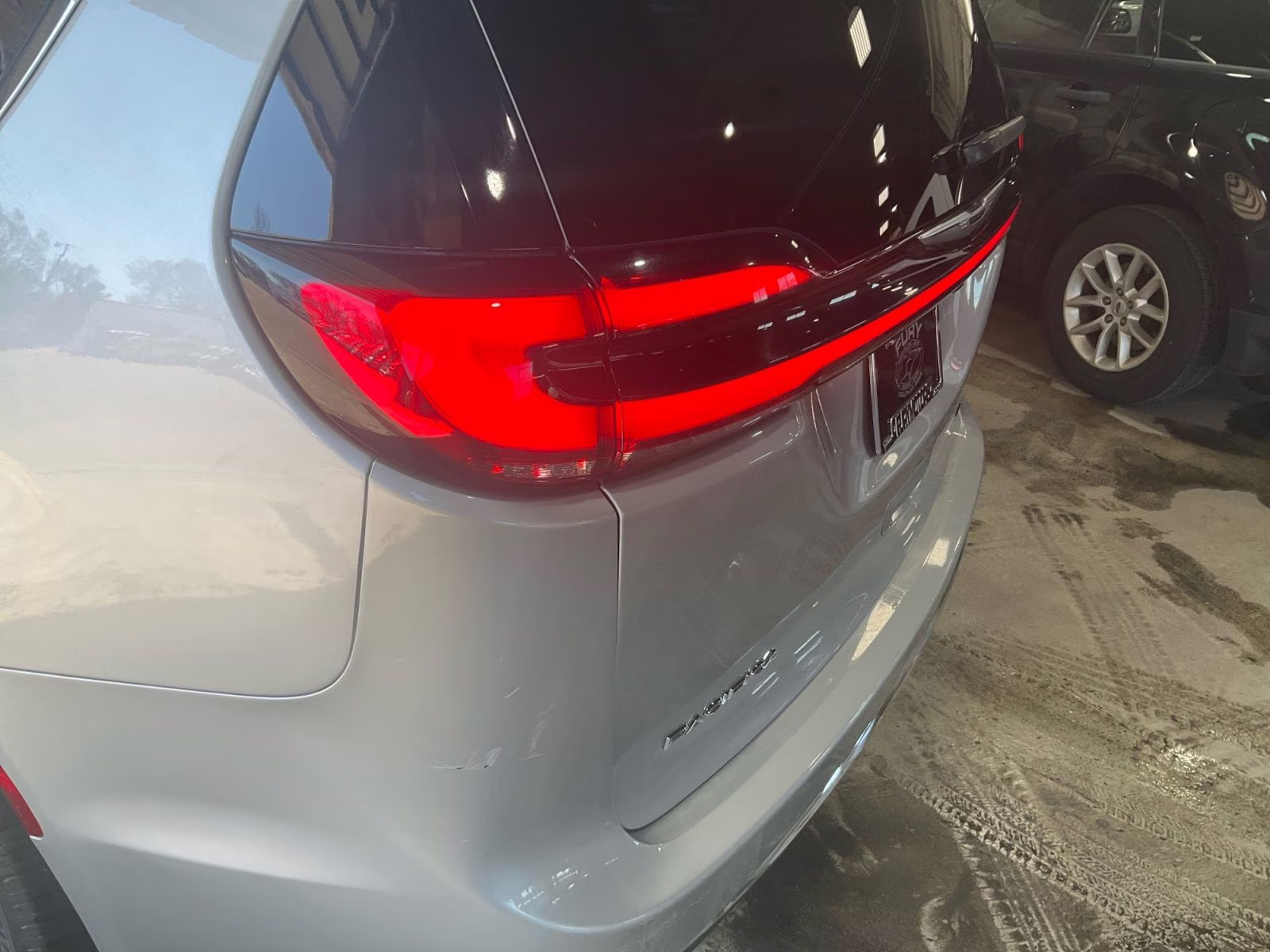 2022 Silver Mist Clearcoat Chrysler Pacifica Touring L AWD Van