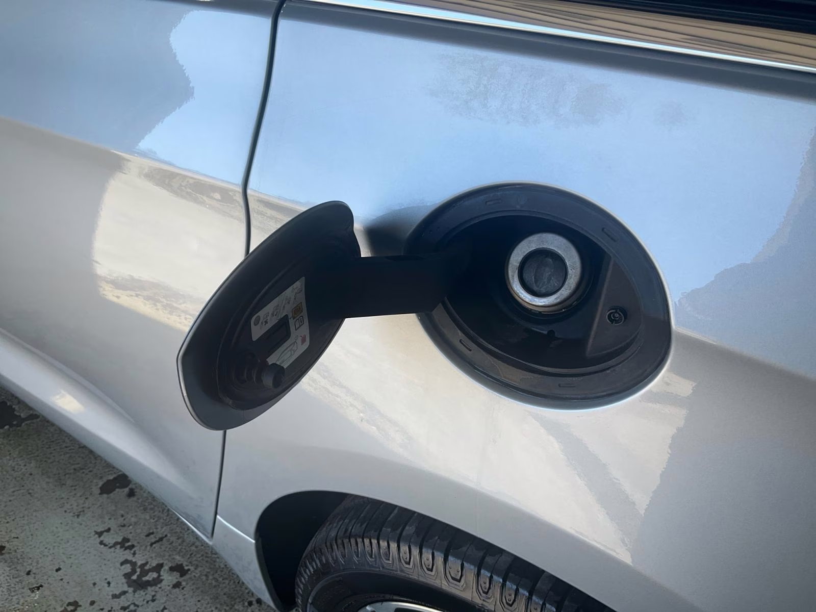 2022 Silver Mist Clearcoat Chrysler Pacifica Touring L AWD Van