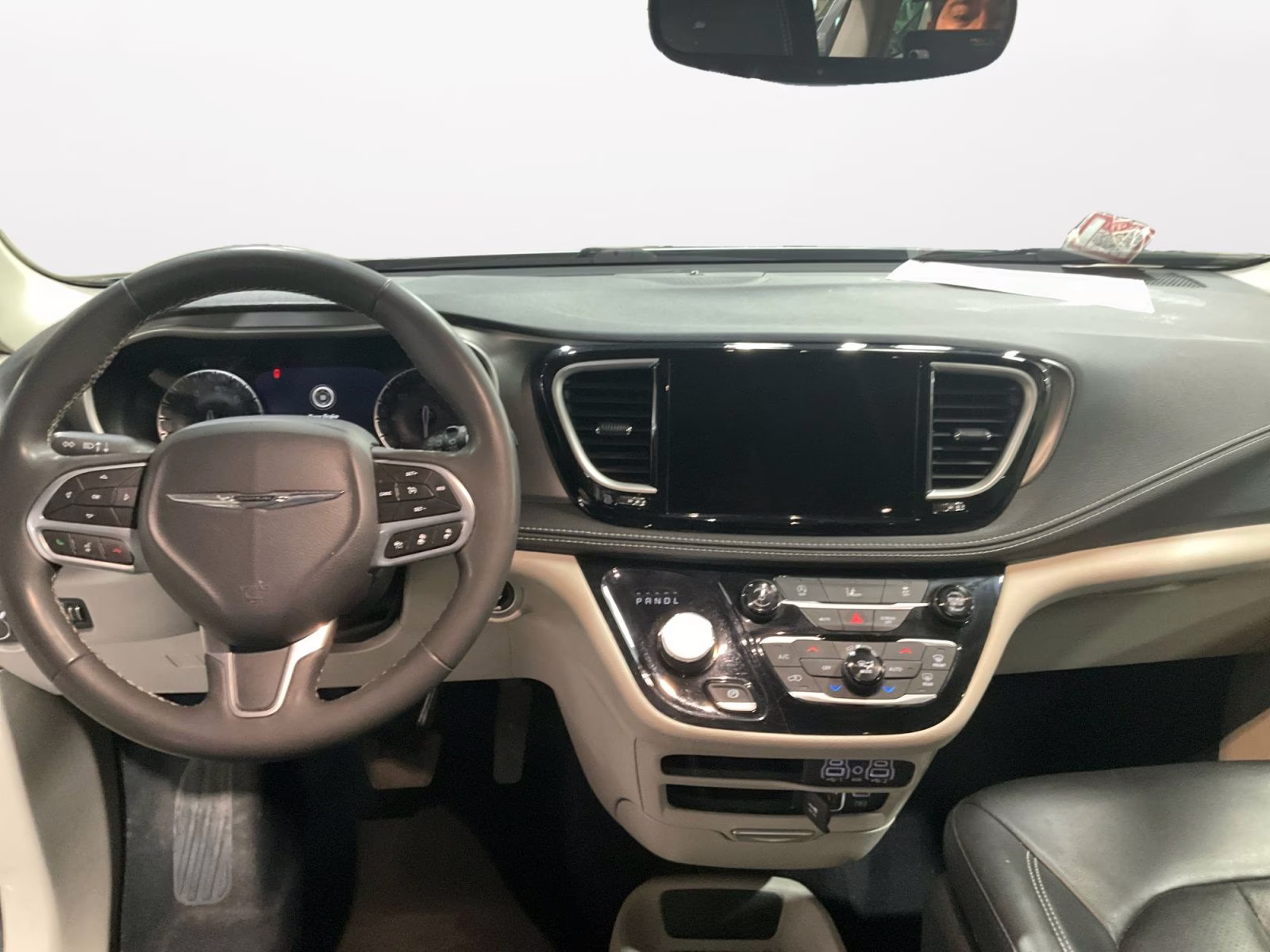 2022 Silver Mist Clearcoat Chrysler Pacifica Touring L AWD Van