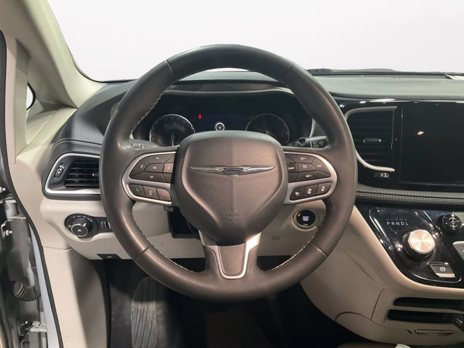 2022 Silver Mist Clearcoat Chrysler Pacifica Touring L AWD Van