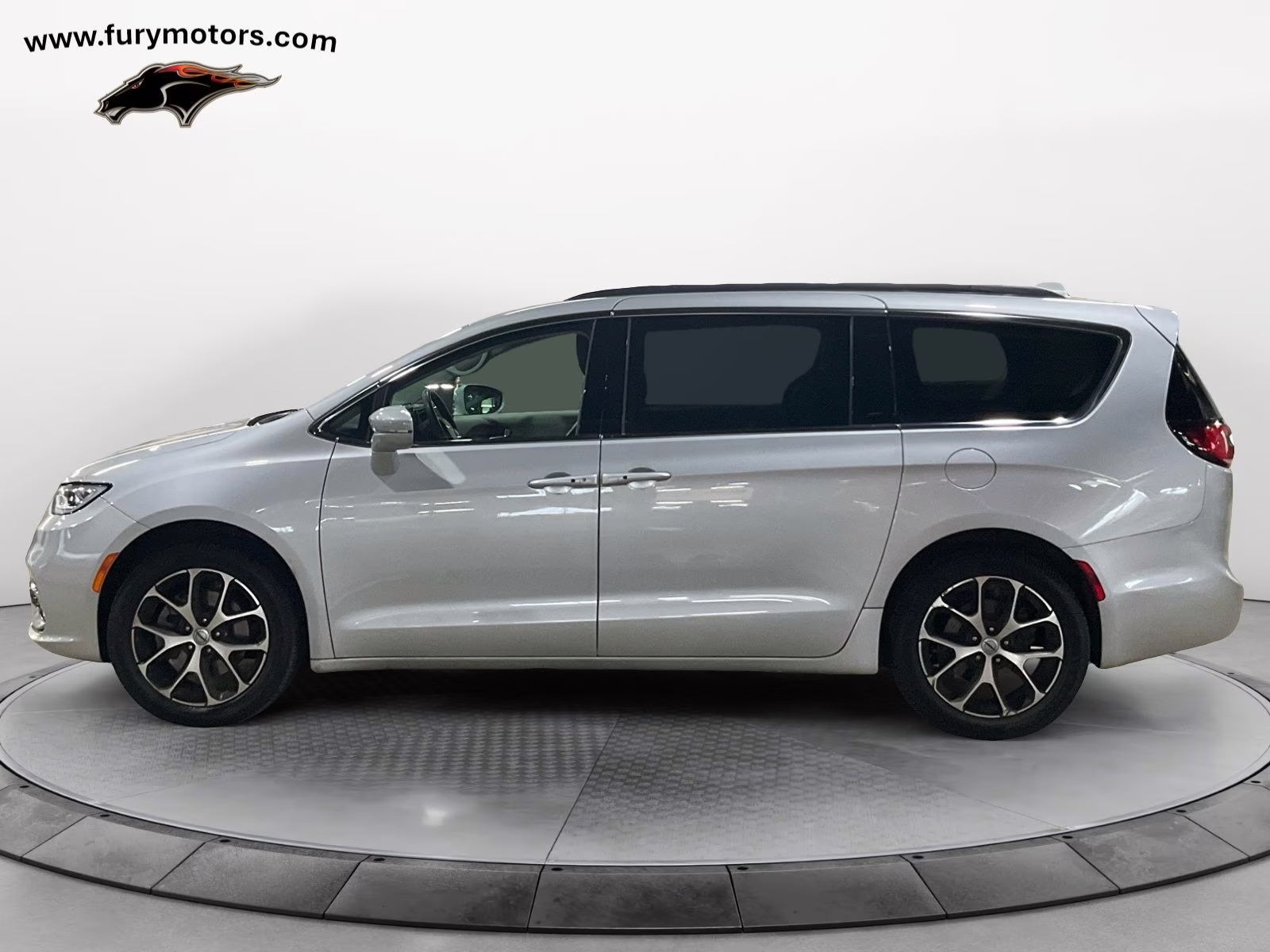 2022 Silver Mist Clearcoat Chrysler Pacifica Touring L AWD Van