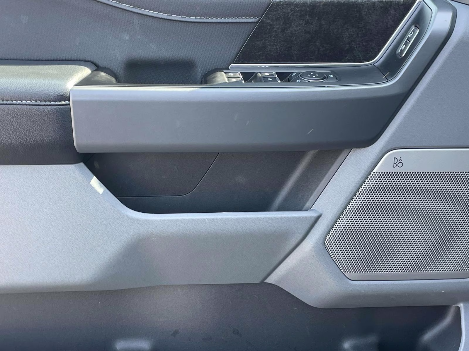 2024 Agate Black Metallic Ford F-150 Lightning Flash AWD Truck