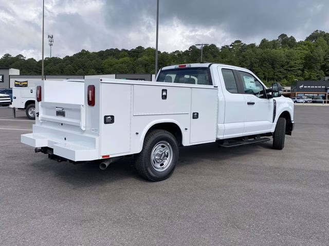 2026 Oxford White Ford Super Duty F-250 SRW XL RWD Truck