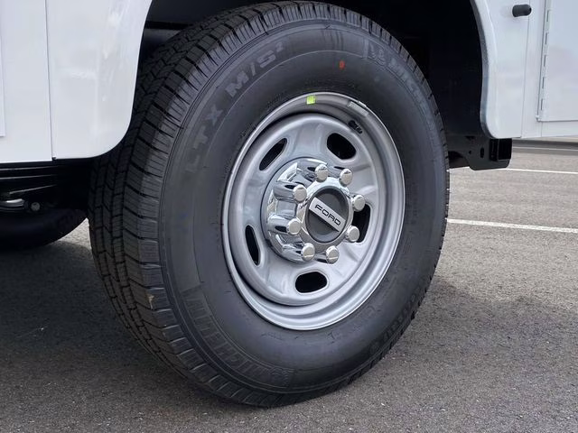 2026 Oxford White Ford Super Duty F-250 SRW XL RWD Truck