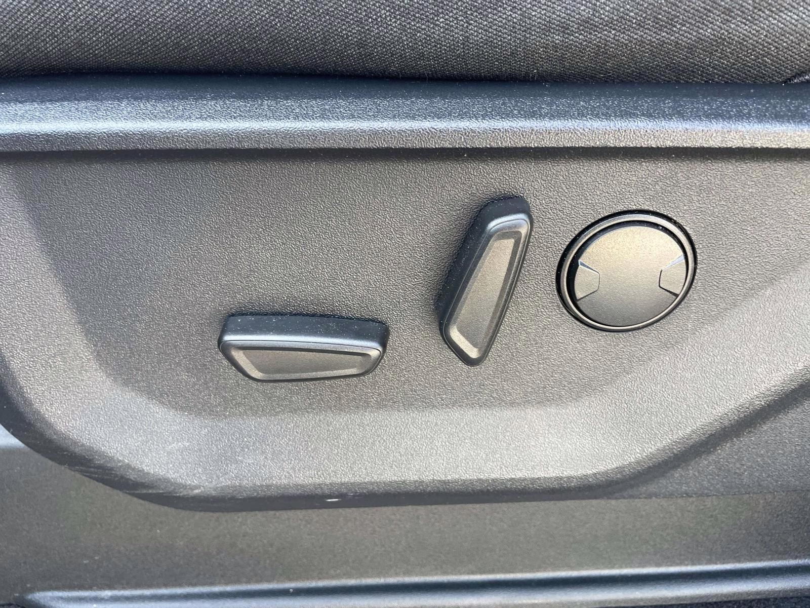 2024 Agate Black Metallic Ford F-150 Lightning Flash AWD Truck