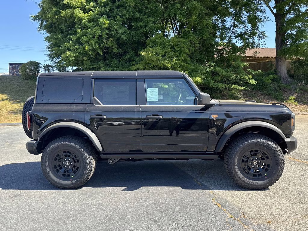 2026 Shadow Black Ford Bronco Badlands 4X4 SUV